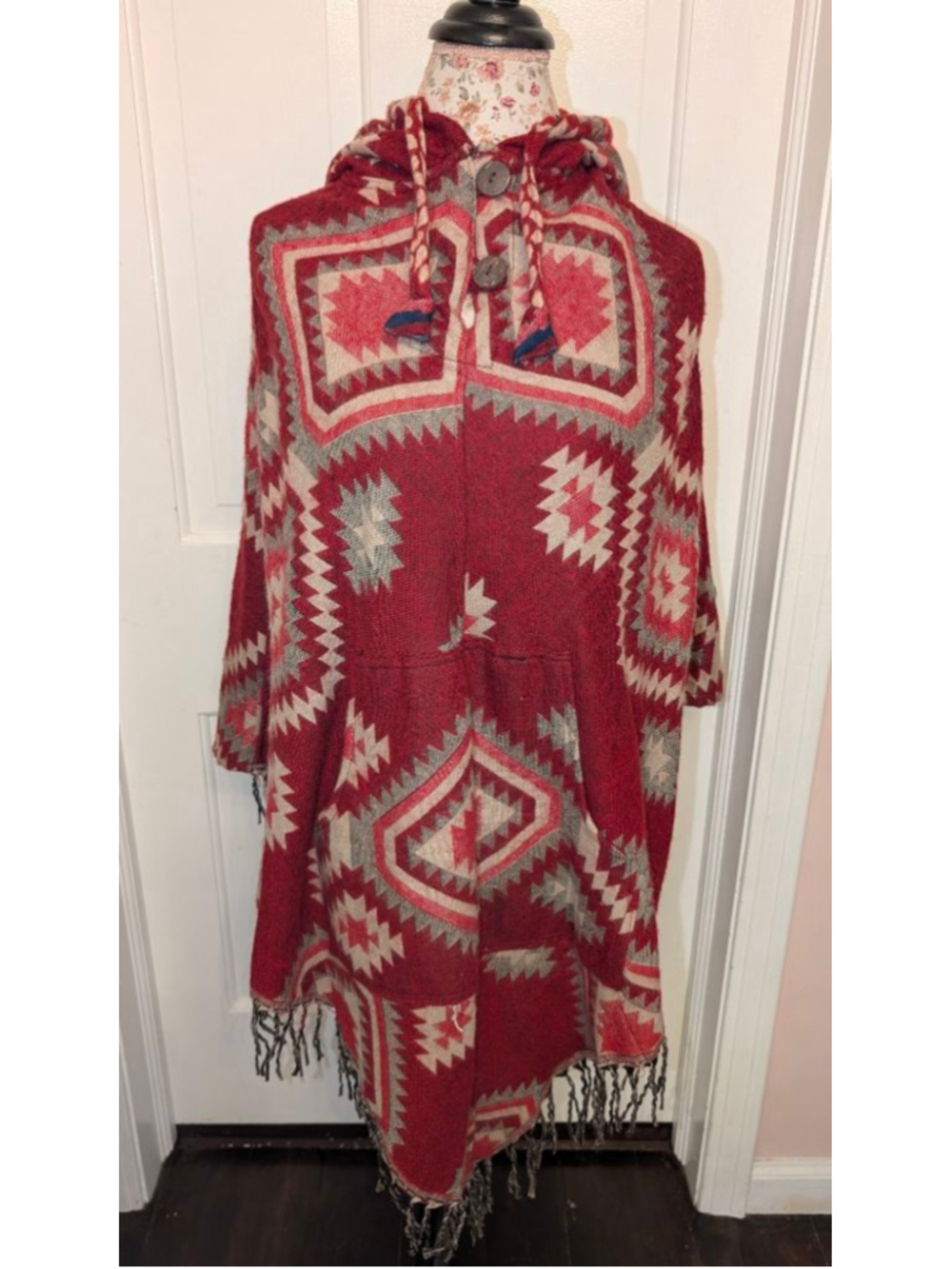 Women's Karma Circle Red Beige Geometric Hooded Poncho M
